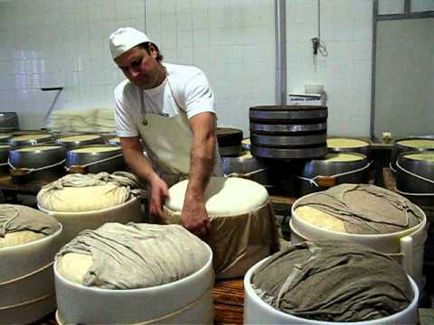 Video: Hur Man Lagar Parmigiano