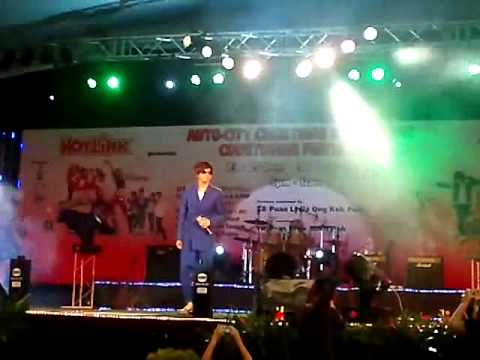 2011.12.31 小鬼黄鸿升跨年签唱会@Auto City：澀谷