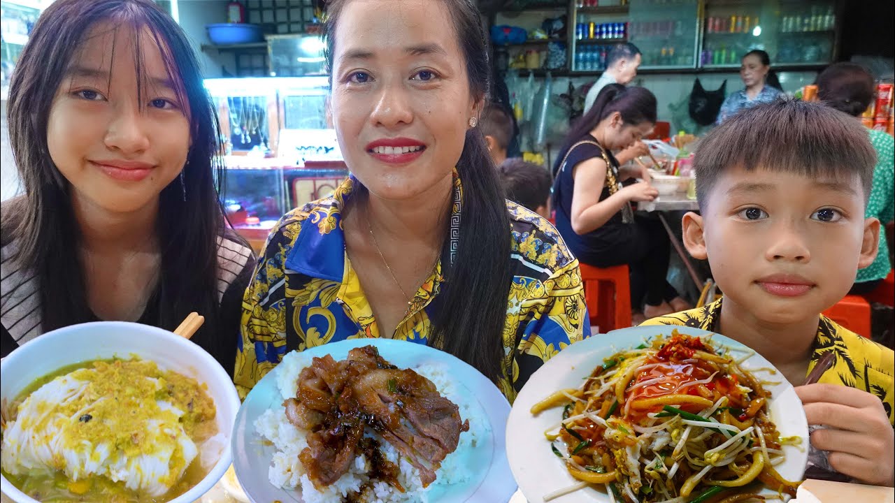 Breakfast @ Old Market ( Psar Jas) - Fried Short Noodle, Pork Rice, And Rice Noodle With Fish Gravy
