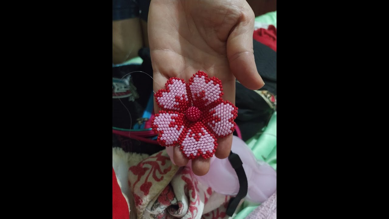 Flor com miçangas Jablonex 9/0  Parte 01