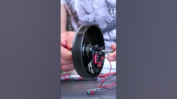 Gyroscopic Flywheel Stabilizing RC Motorbike #shorts