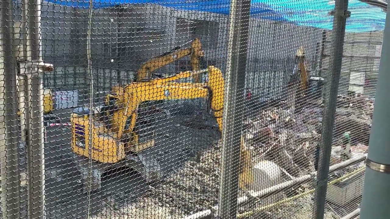 新宿　解体工事