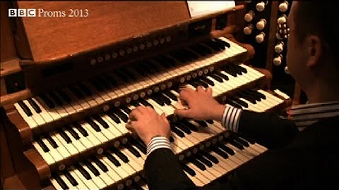 Richard Hills demonstrates the Royal Albert Hall o...