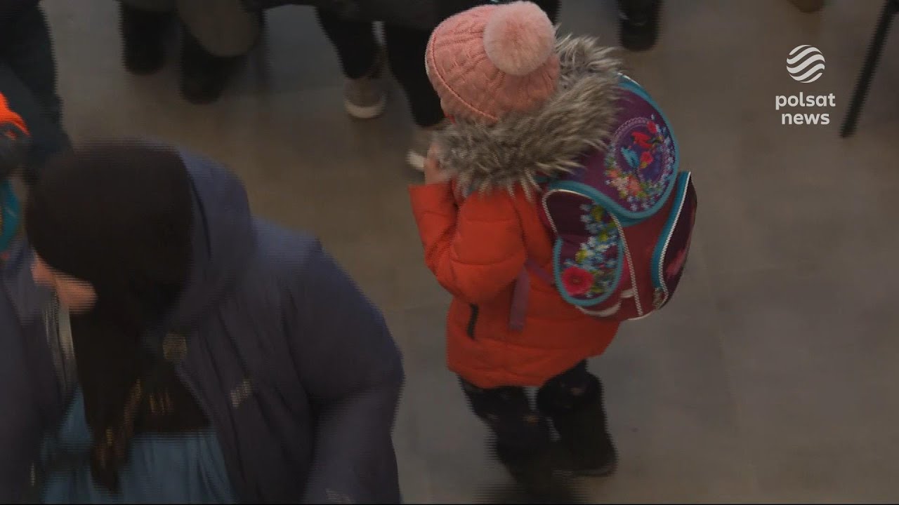 Ponad 300 tys. uchodźców z Ukrainy w Polsce. Ogrom Polaków pomaga i chce pomóc