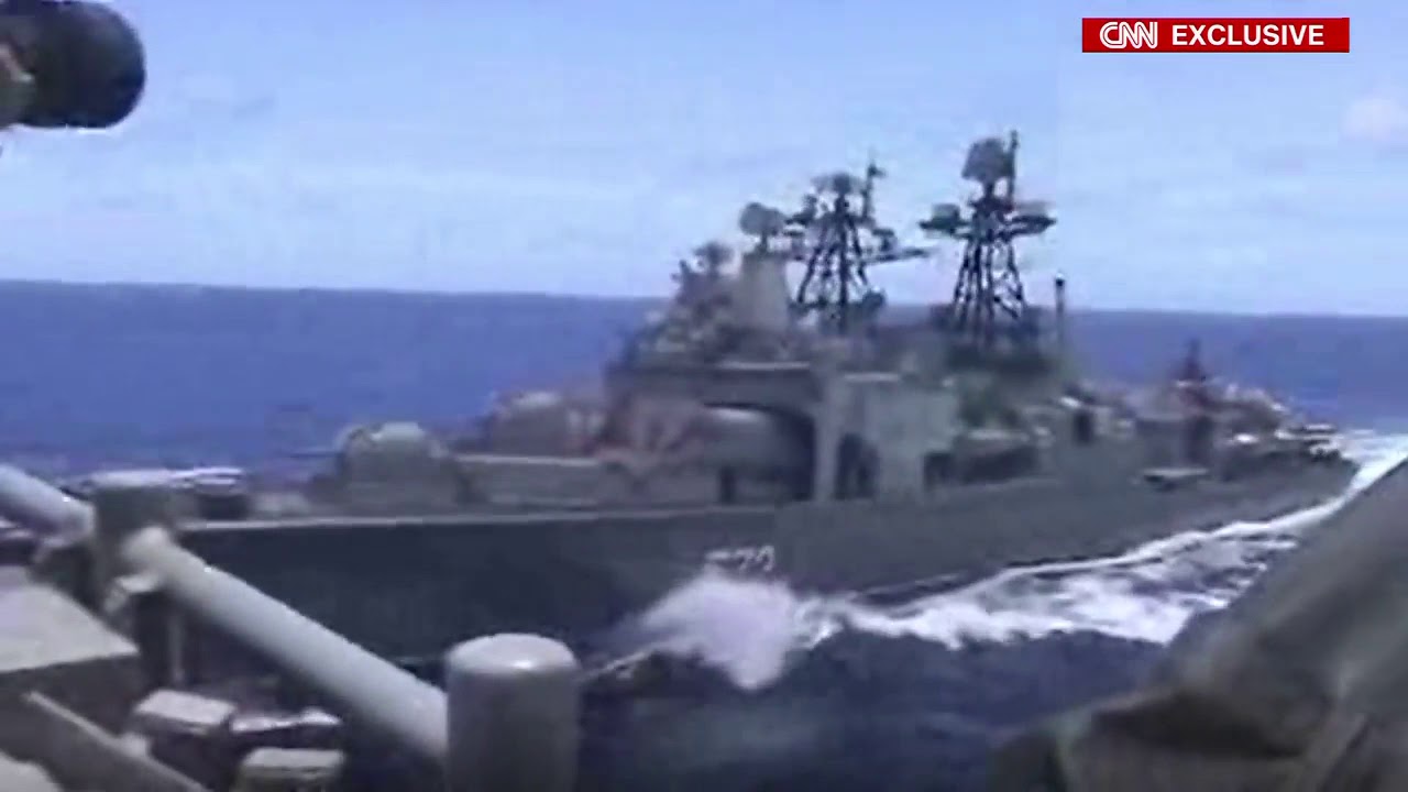 Incident entre des navires de guerre américain et russe vidéo de l ...