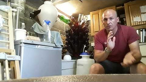 How does wine turn into vinegar??