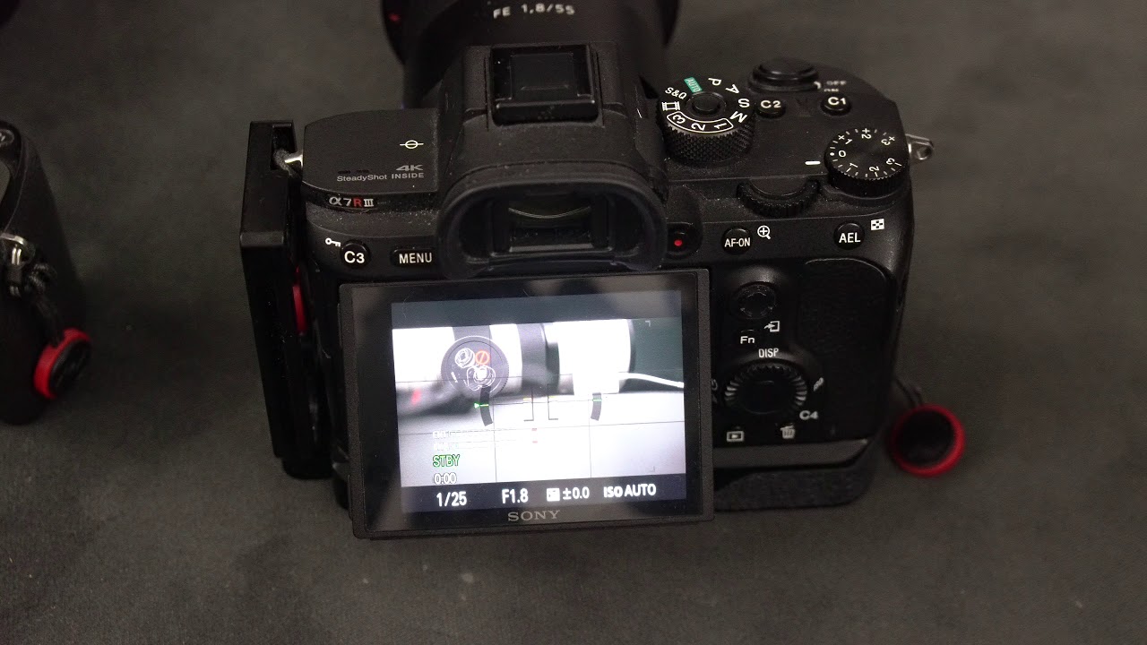 sony a7iii/A7R3/A9 : turning video record button OFF and moving in