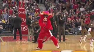 Epic YouTube video's: best mascot moments