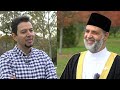 الشيخ حسن صالح والإعلامي مصطفى الحسيني وحوار حول الحياة في أمريكا وأوضاع المسلمين هناك جزء أول mp3