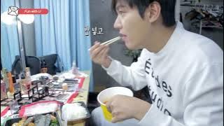 foodie 🍽️🍚🍱🍝🍜leeminho 😋😋 he's loving eating he'foodlover so cute moment  #actorleeminho #leeminho