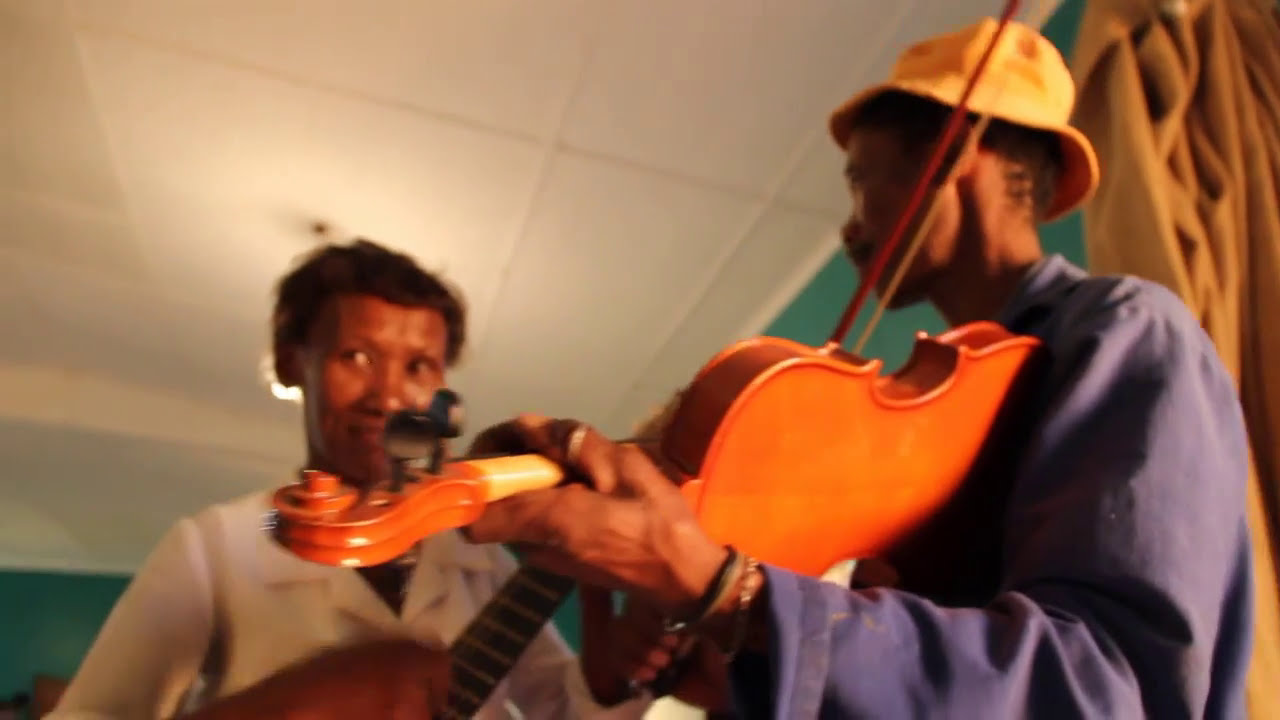 Vredendal se riel: Reis saam met dié dansers wat hoop op oorwinning by Rielkompetisie in die Paarl