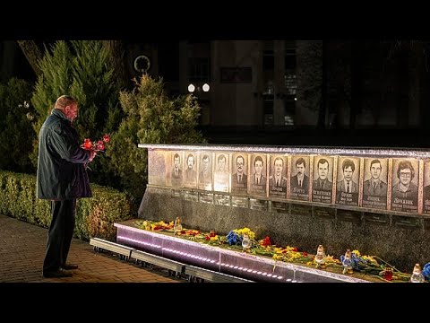 В 40-ю годовщину Чернобыльской катастрофы Зеленский призвал не допустить "ядерного терроризма" РФ