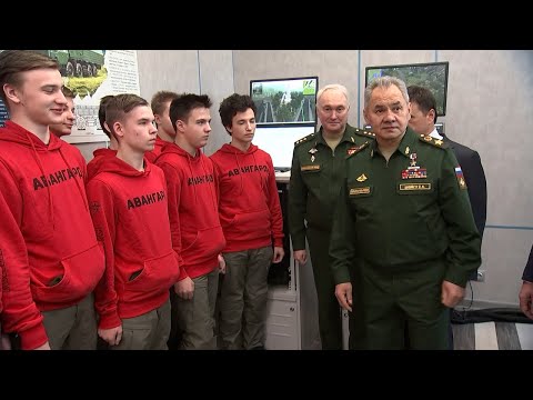 Шойгу принял участие в церемонии открытия военных сборов в центре «Авангард»