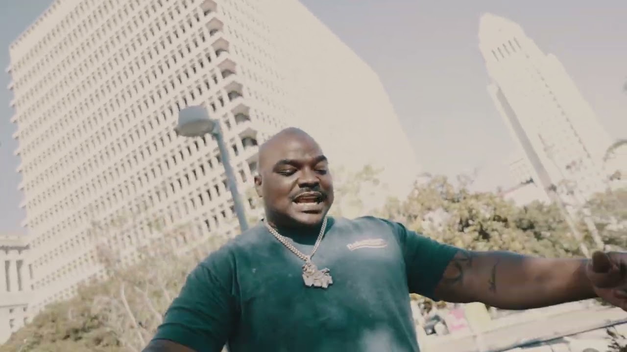 Young Ant Jefe- Smiling happy (official video) Dir. by 