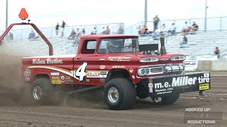 Four Wheel Drive Trucks Pulling in Rockwell, IA  Tractor & Truck Pulling 2023