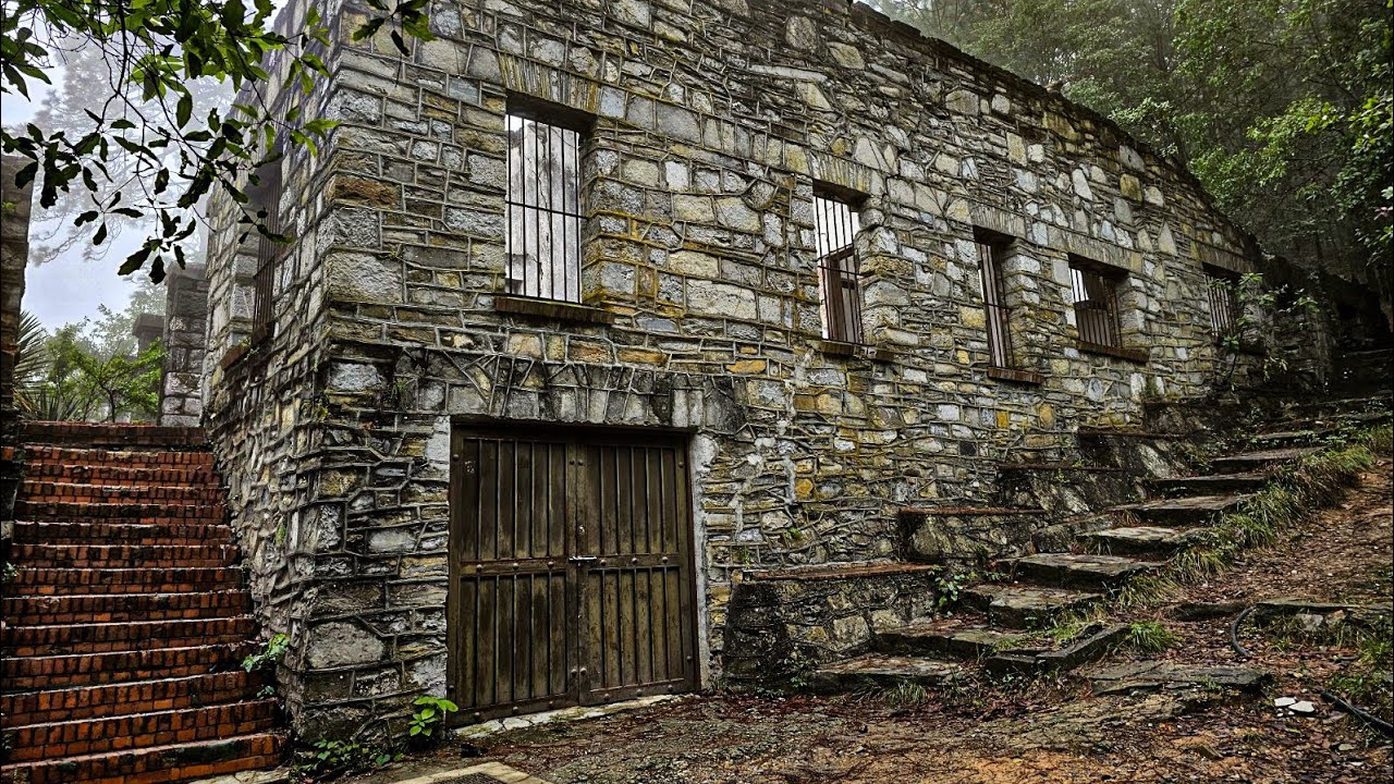 la casa ABANDONADA en el bosque 