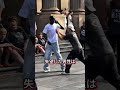 見知らぬ男が突然私の服を破いたら？