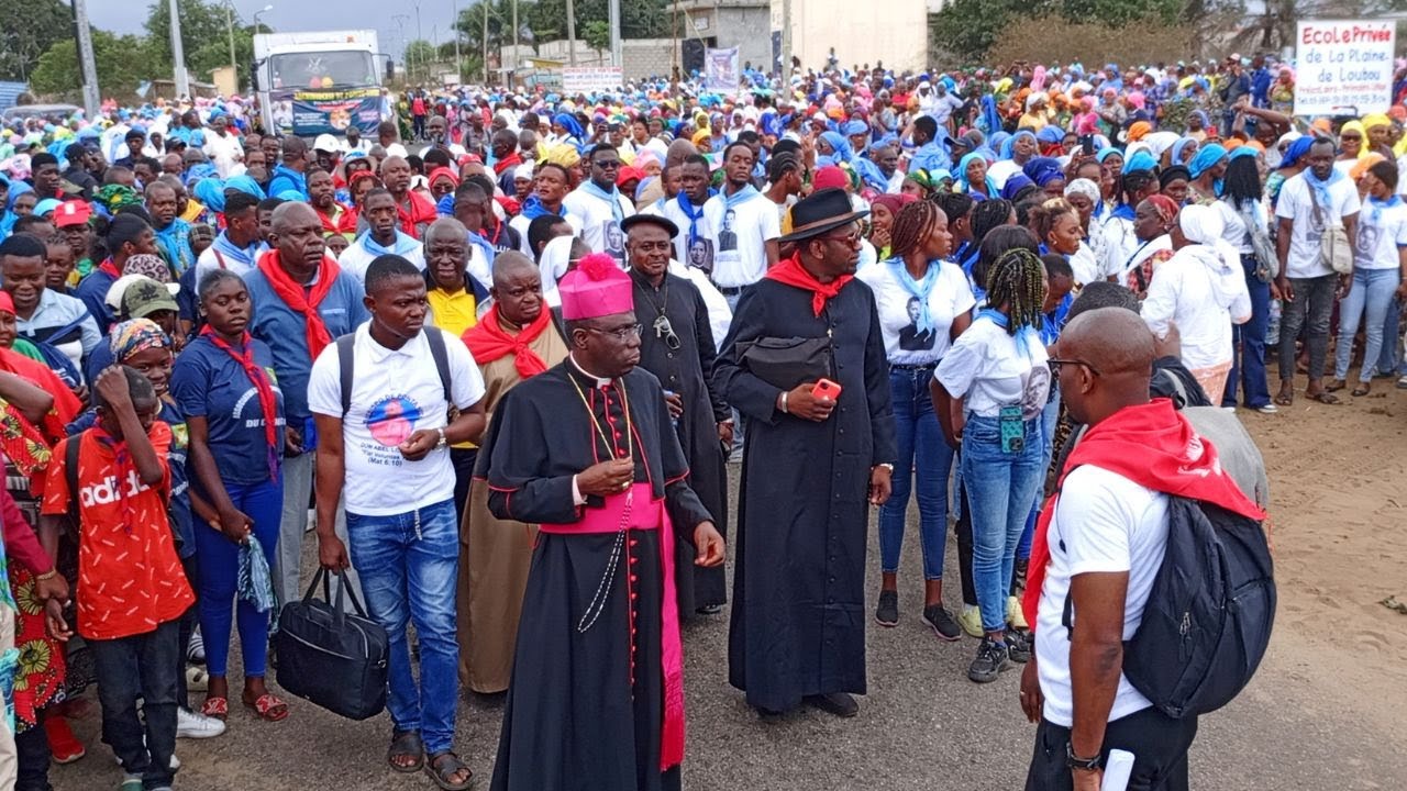 1ERE EDITION DE LA MARCHE MARIALE DE LOUMBOU A LOANGO