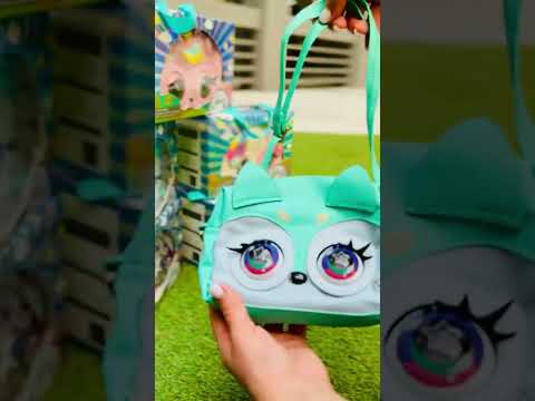 Інтерактивна дитяча сумочка з відтворенням звуків та кліпанням очей фіолетова, видео 1