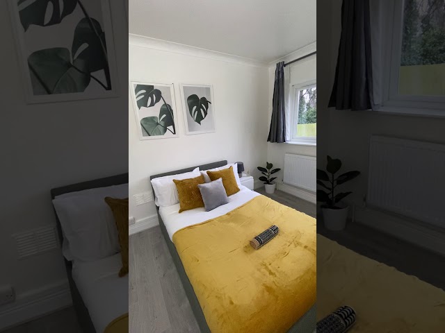 Video 1: QUEEN SIZED ROOM- ROOM 1