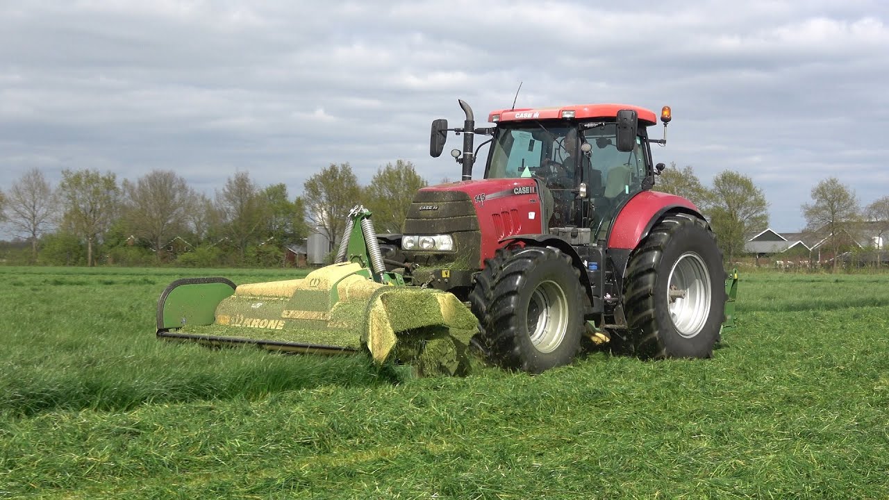 Gras maaien met Case IH Puma 145 CVX en 2 Krone EasyCut maaiers (2023)