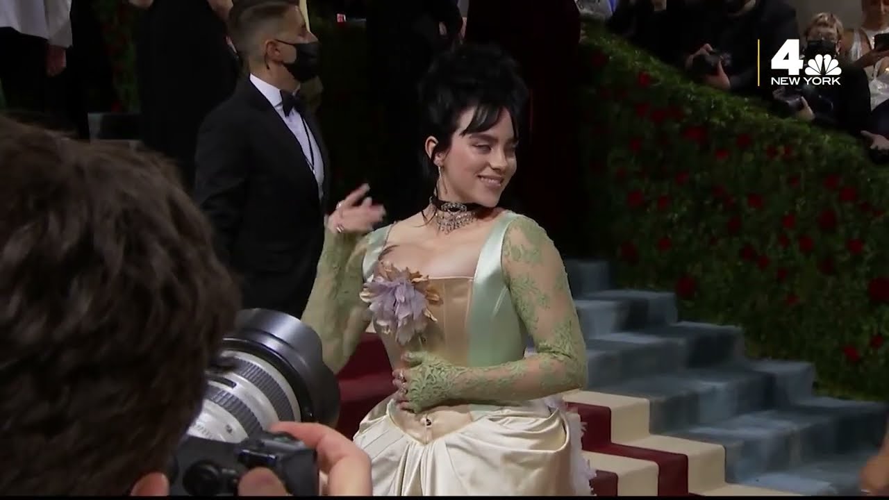 Met Gala: Billie Eilish Shows Off STUNNING Dress on Red Carpet | NBC New York