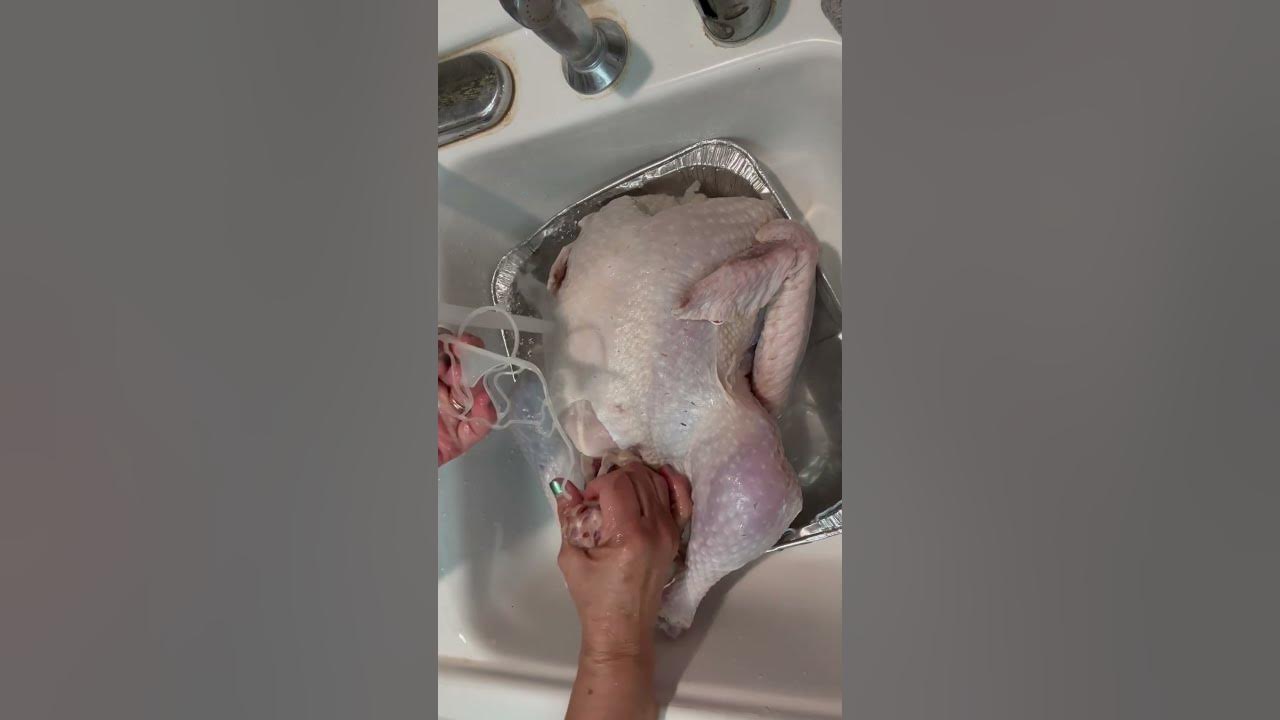 Removing Turkey Giblets Doesn't Have To Be A Pain! howto thanksgiving