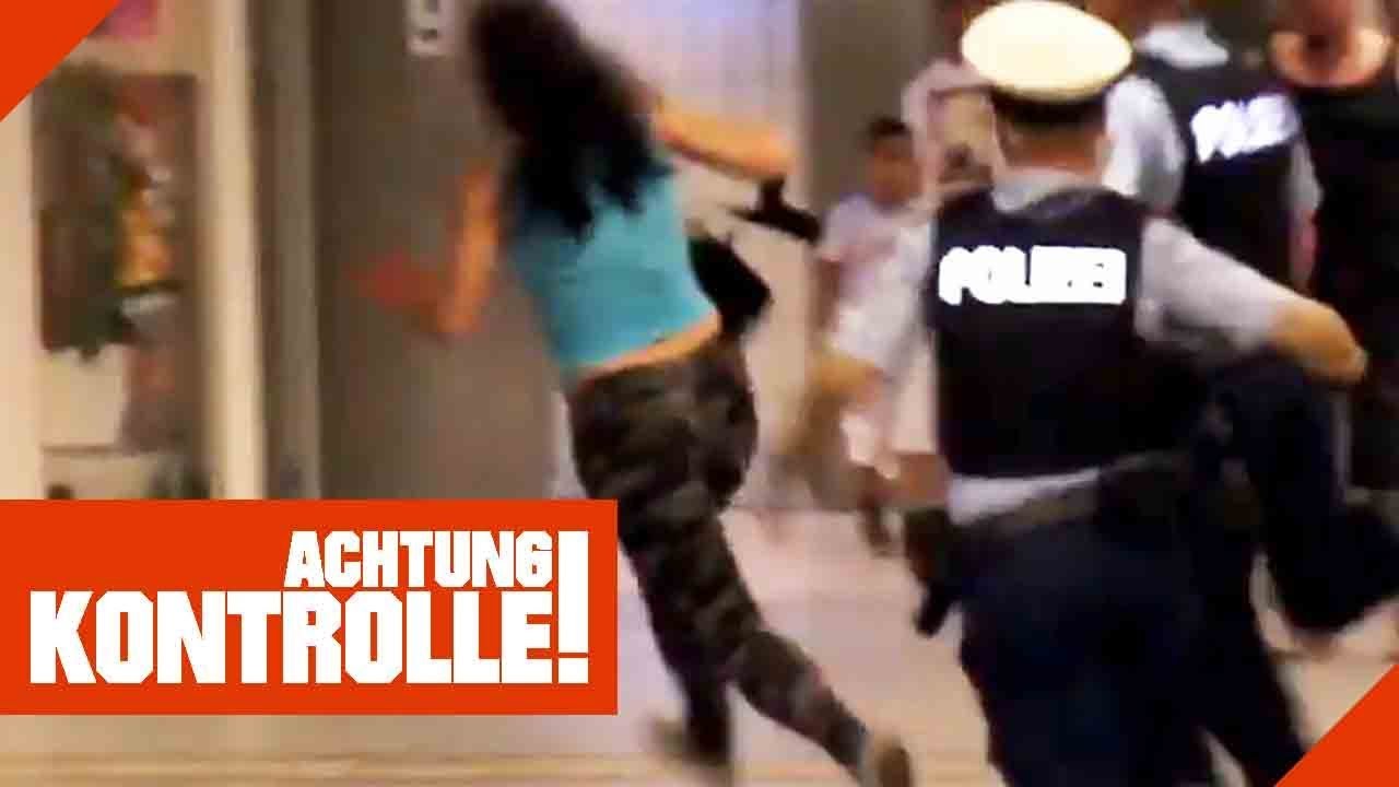 Was Passiert Wenn Man Per Haftbefehl Gesucht Wird Per Haftbefehl gesucht! Straftäterin versucht zu fliehen! | Achtung
