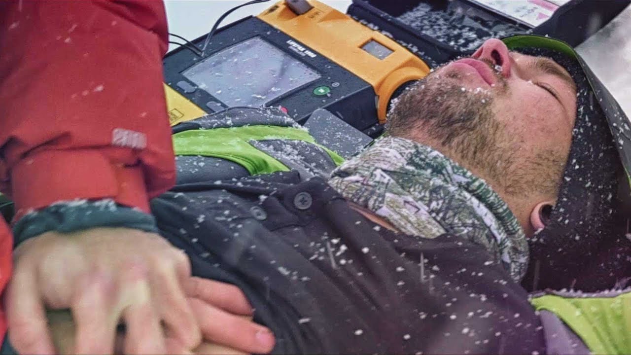 Ako použiť AED defibrilátor pri zástave srdca