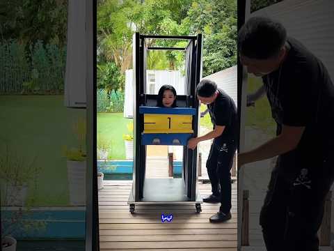 جعل الأب الأم تختفي أمام ابنته 