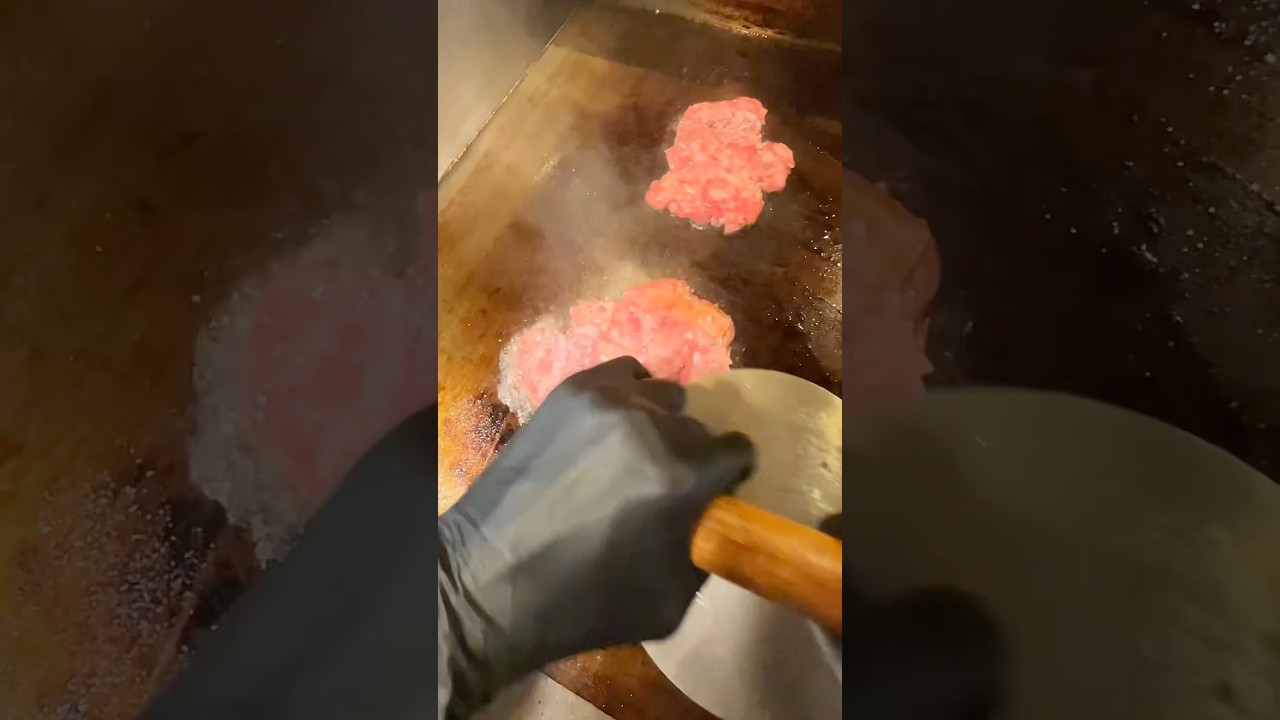 【ギガチーズダブルバーガー】