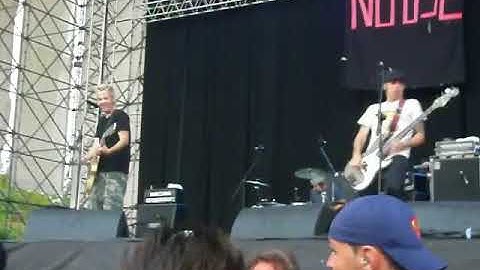 NO USE FOR A NAME -  dumb reminders (LIVE)