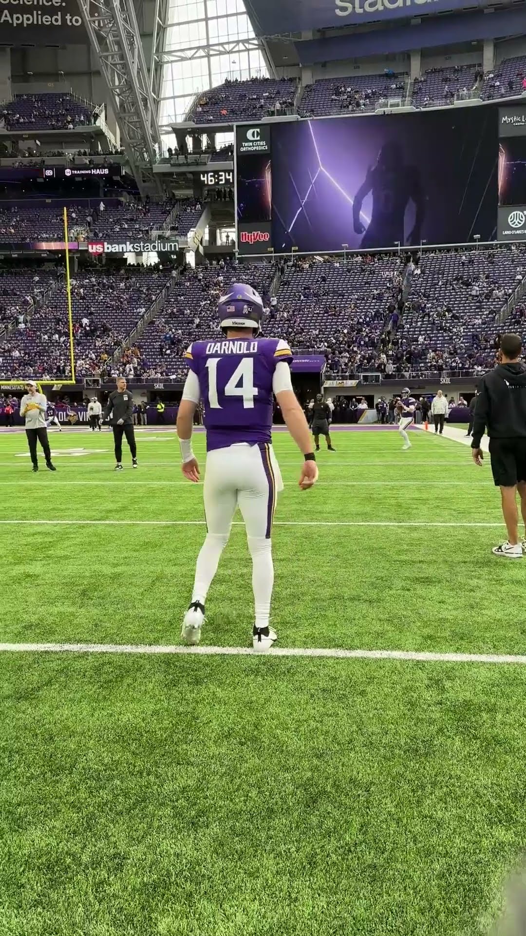 Sam Darnold getting loose ?
