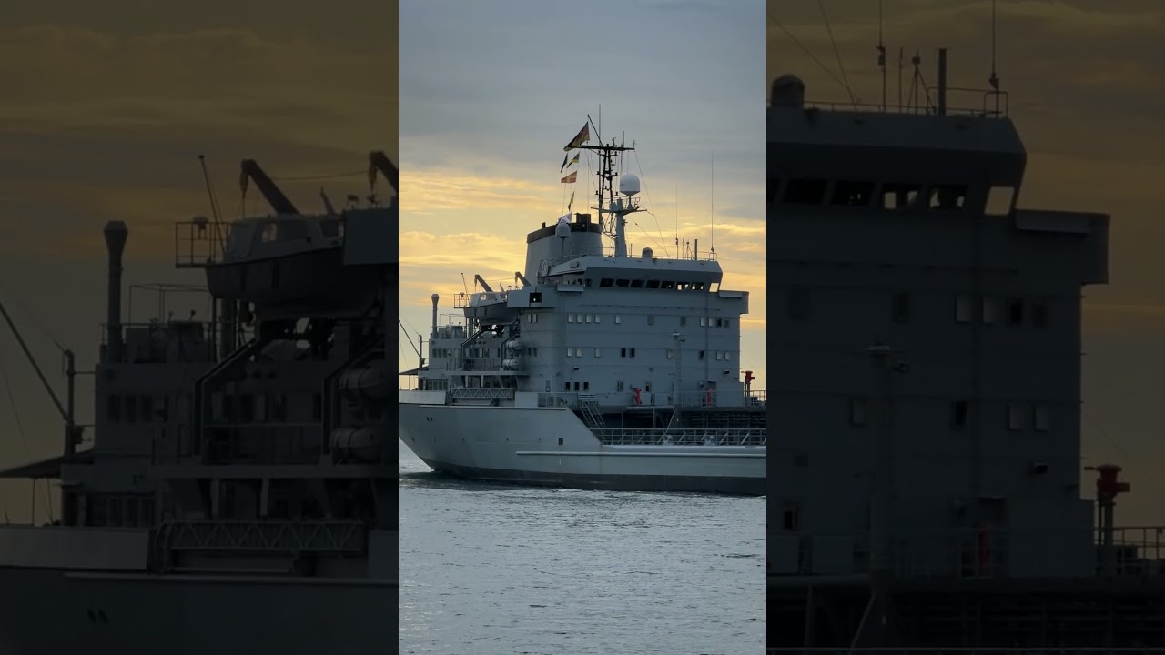 Betriebsstofftransporter RHÖN (A 1443) in der Kieler Förde