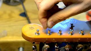 Fender Strat slot tuner restring tip to prevent Hi E slippage - keep it in tune by Bill Baker