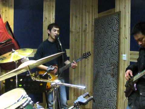 The band rehearsal    乐队排练   汪峰  在雨中 12年排练