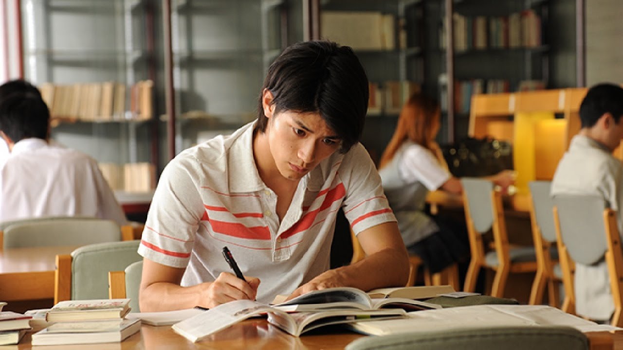 三浦春馬が豪華キャスト陣のなかで見せる表情の変化！観客に希望の光を届ける熱演