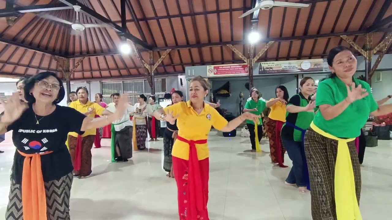 Latihan2 Tari Rejang Renteng persiapan pawai ogoh-ogoh