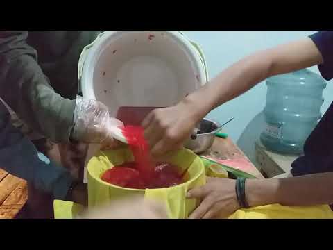 Video: Cara Membuat Minuman Beralkohol Dari Semangka