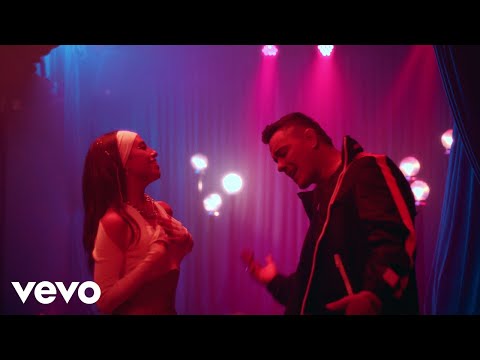 Nicole Favre, Joey Montana – Repítelo