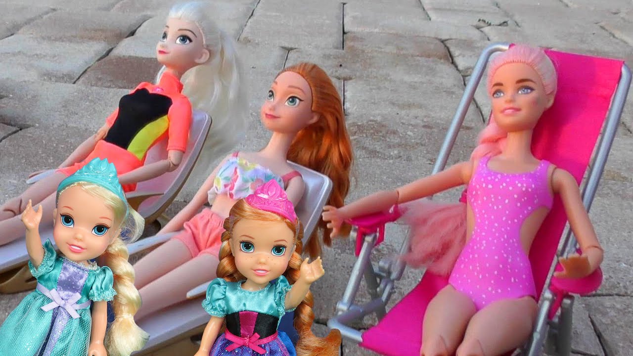 Lazy summer day ! Elsa & Anna toddlers - Chelsea - water balloons ...