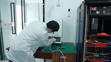 How does the Daly BMS communicate with the DEYE inverter