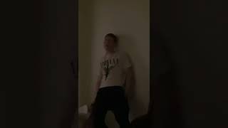 У Парня Сильно Зачесалась Спина