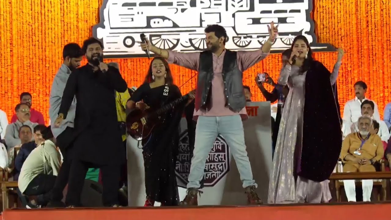 Raj Thackeray यांच्या समोर शिवतीर्थावर मनसे स्पूर्तीगीत Live Show | mns new Full Song