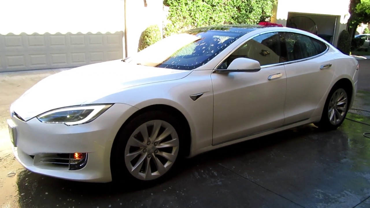 Tesla a 100