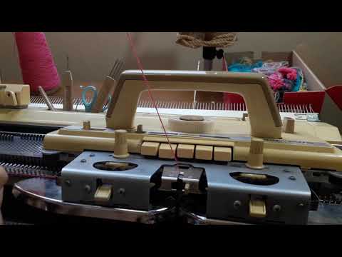 Vídeo: Como Aprender A Tricotar Em Uma Máquina
