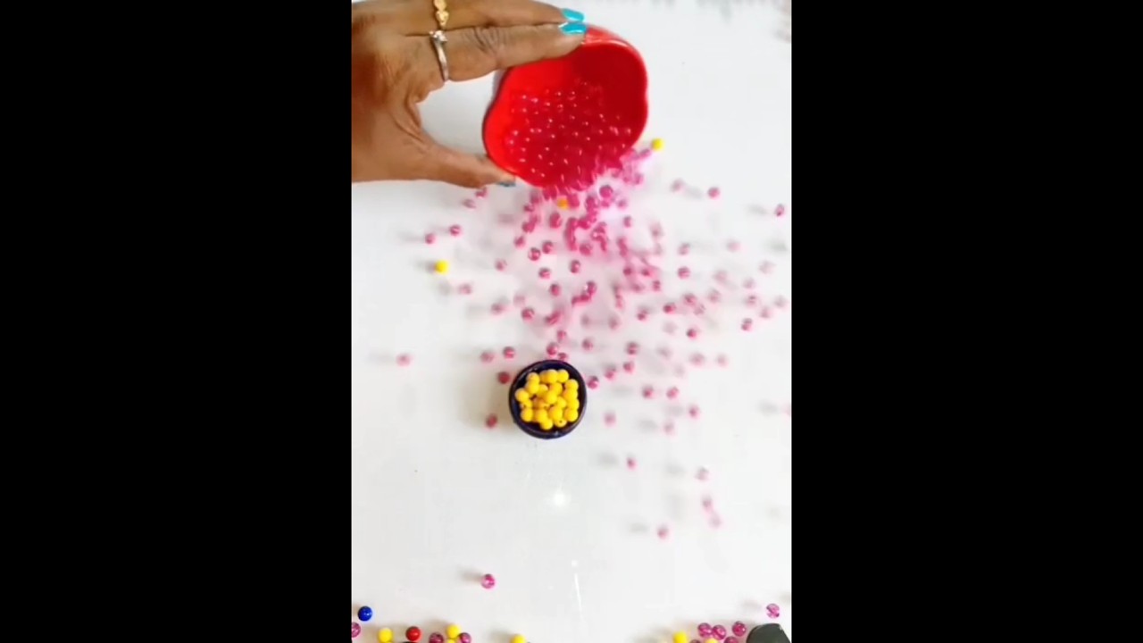 Успокаивающее короткое ASMR-видео. #оченьрасслабляющее #asmr #насыпаниебусинок