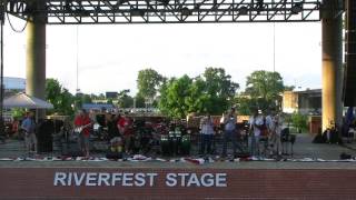The Big Dam Horns
Little Rock, Ar. 34th Annual Pops on the River July 4 2017.
The Big Dam Horns open for the Arkansas Symphony Orchestra before the firework show. The Big Dam Horns