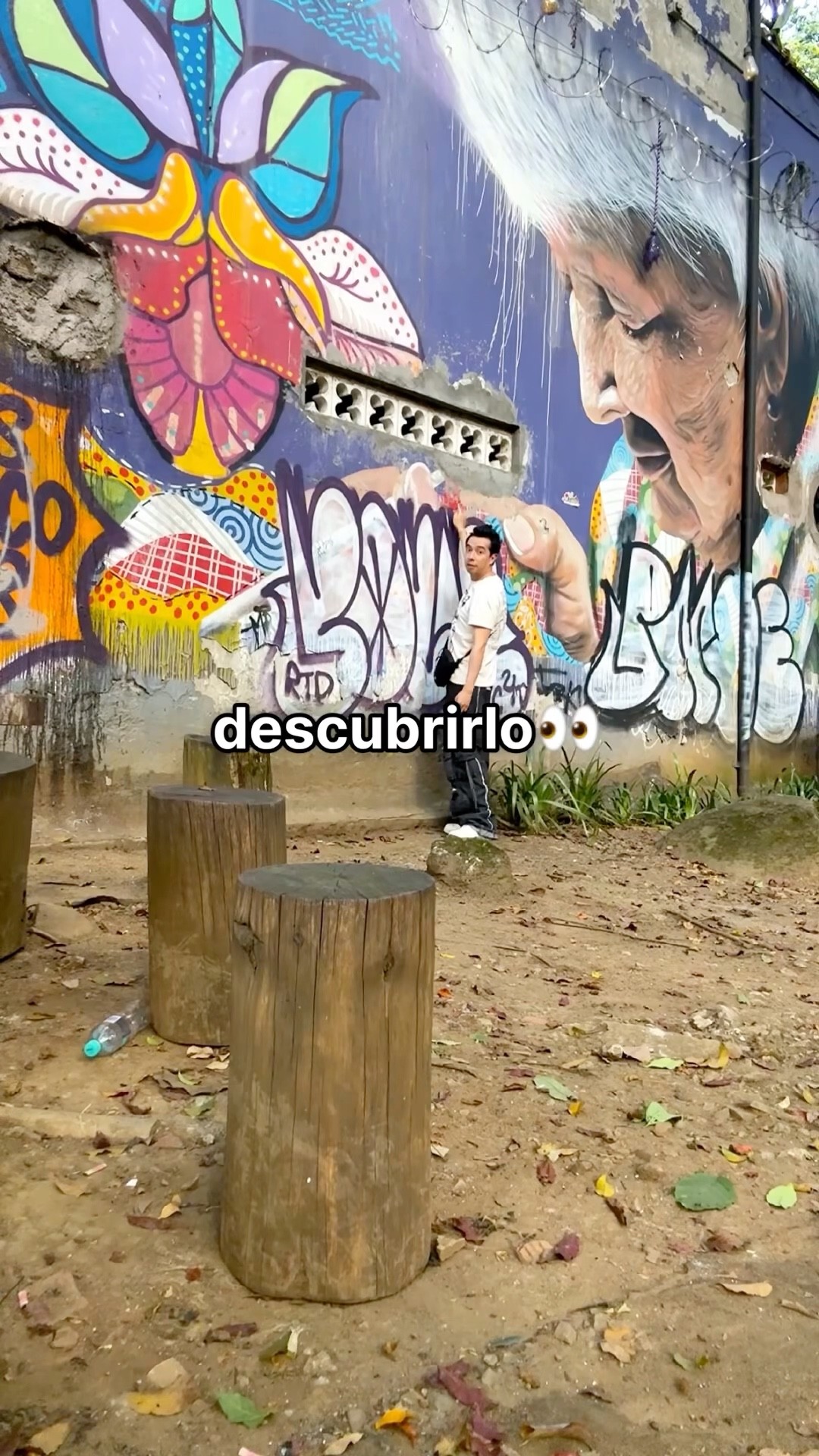 Encontré la Entrada Secreta de una Cabina Telefonica ☎️