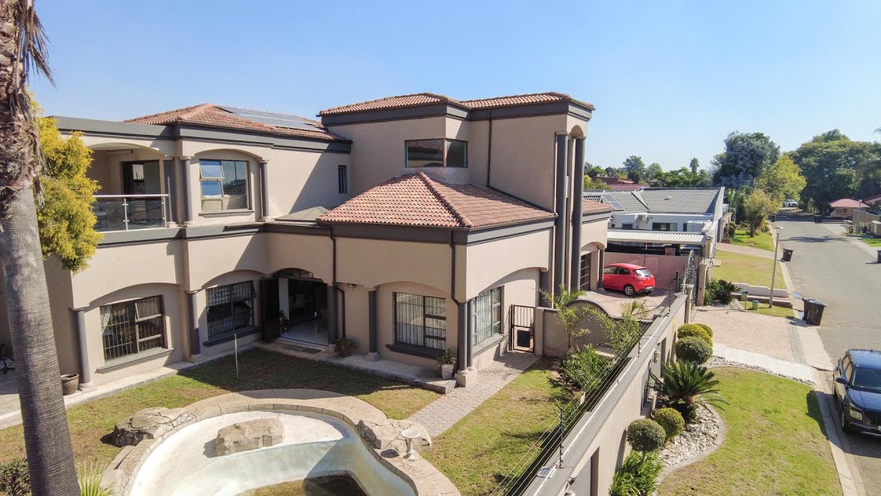 Exquisite Double Story 5 bedroom home in Lakefield Ext. 21 YouTube